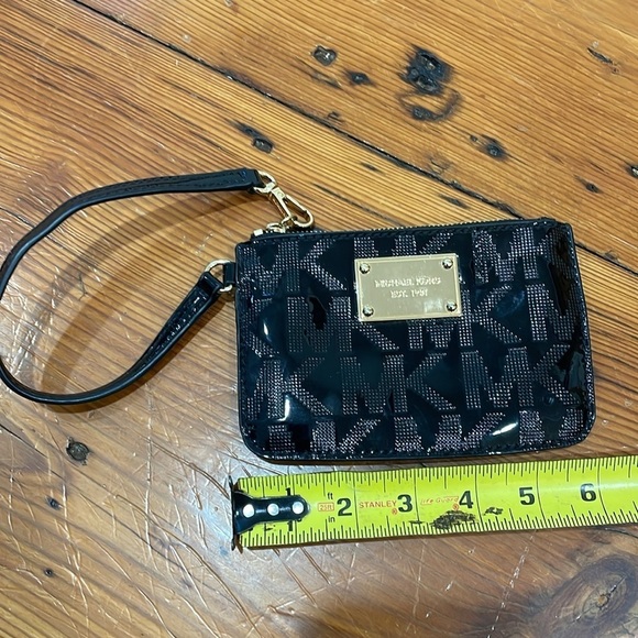 Michael Kors wristlet wallet Black Patent Leather Classic Signature big logo Bag - Picture 7 of 9